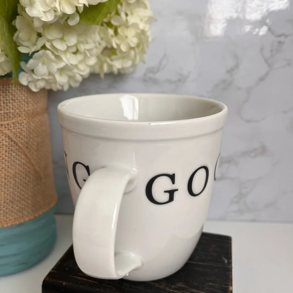 Like New GOOD MORNING SEATTLE Space Needle Coffee Mug White/Embossed Letters - Picture 5 of 7